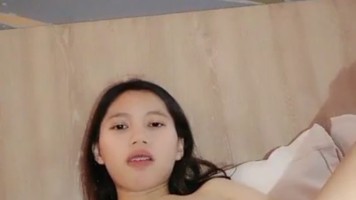 Mala Lala Omek Desah Sambil Joget
