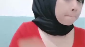 Kiki Jilbab Latihan Nyepong Show