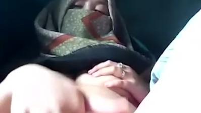 Mamah Muda Jilbab Cantik Colmek Sange