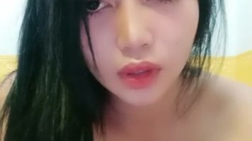 Kirana Omek Show Pakai Handuk