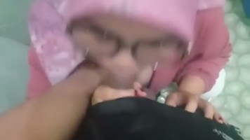 Kena Isep di Toilet Umum Bersama Pacar Jilbab Hyper