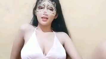 Mochi Langsing Pamer Meki Menggoda