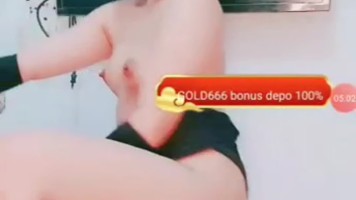 Clouver Goyang Bugil Dildo Nyempil Di Memek
