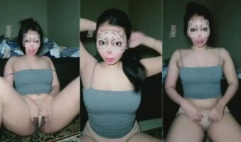Vivi Tarik Uting Lanjut Pamerin Memek Berjembut Dream